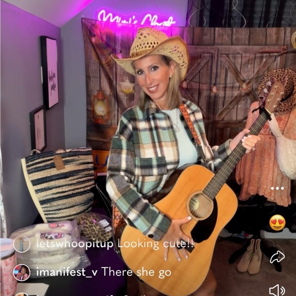 Meet your Posher, Aimee - Picture 5 of 5